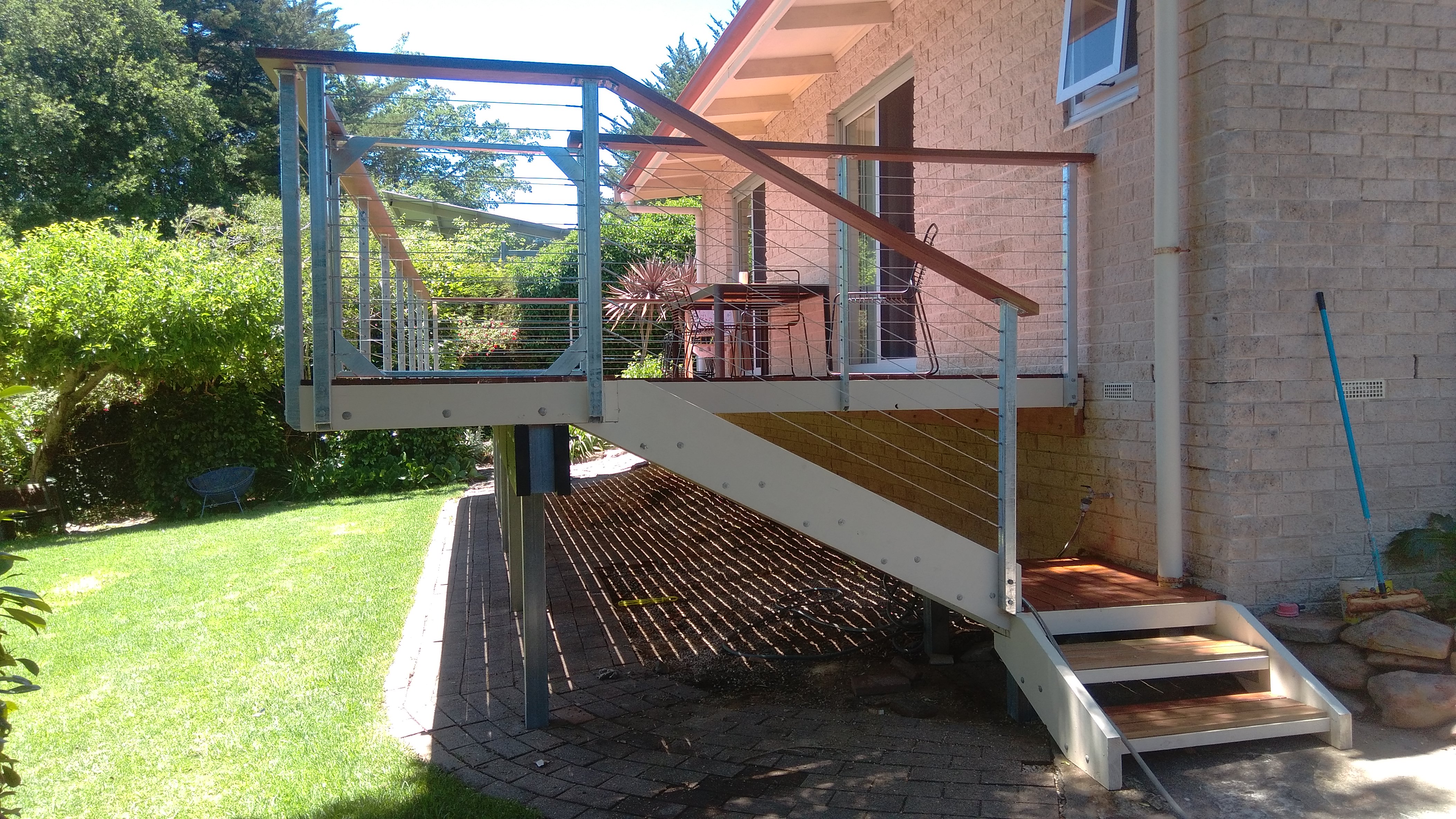 Aldgate Deck, Stairs