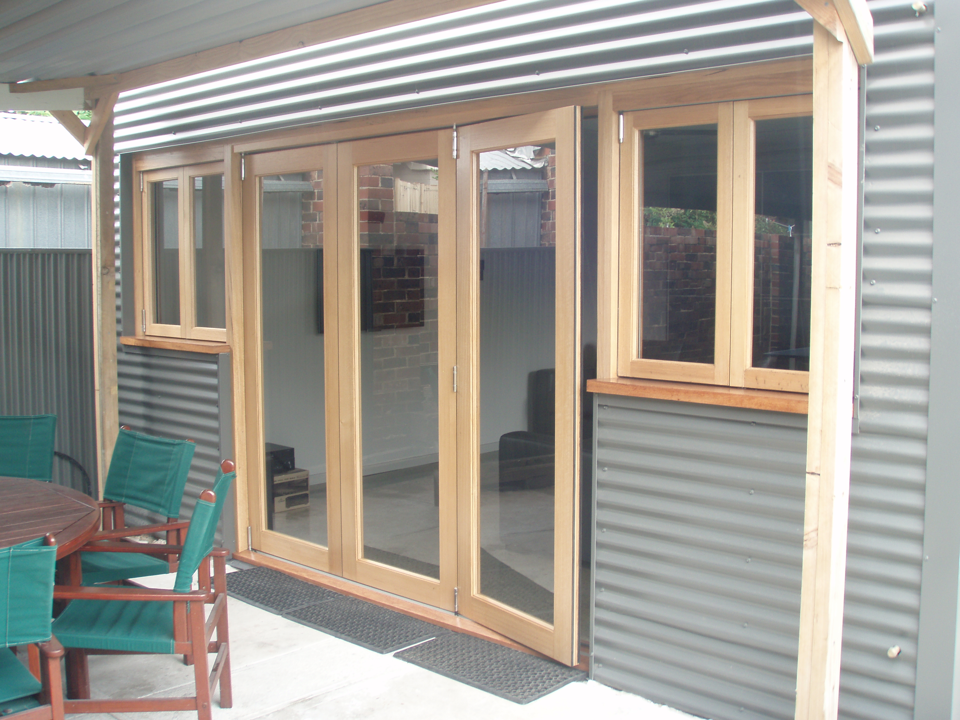 Bi-fold door